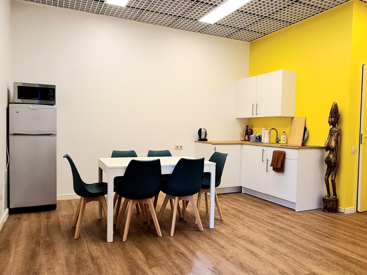 Railway Bed Hostel Kaunas Eksteriør bilde